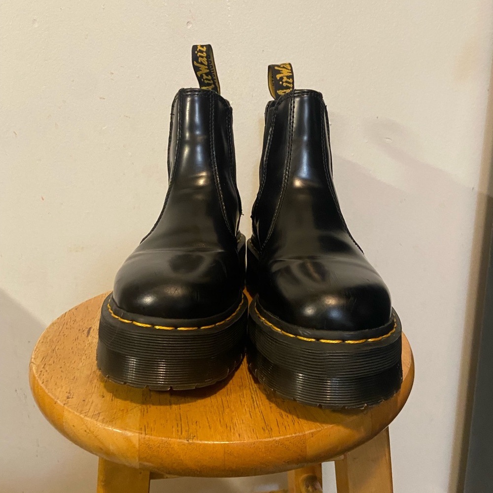 2976 POLISHED SMOOTH PLATFORM CHELSEA BOOTS